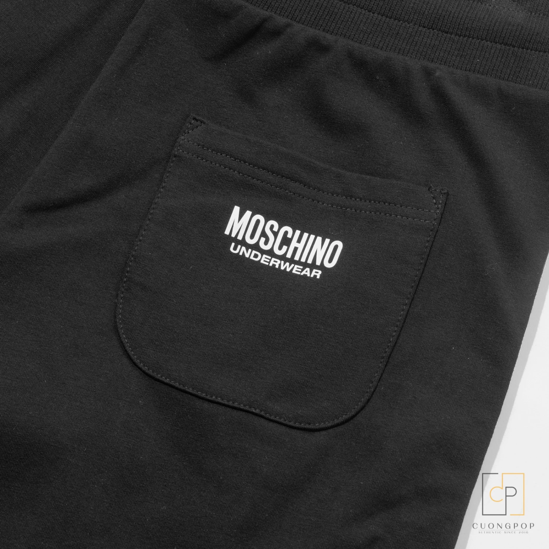 BỘ ÁO PHÔNG MOSCHINO ĐEN QUẦN SHORT MOSCHINO ĐEN VIỀN CHỮ MOS8780 - Ảnh 4